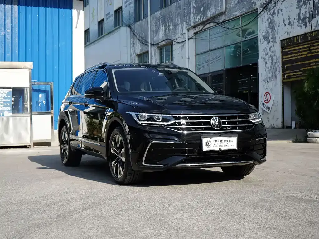 Volkswagen Tiguan L — фото 9