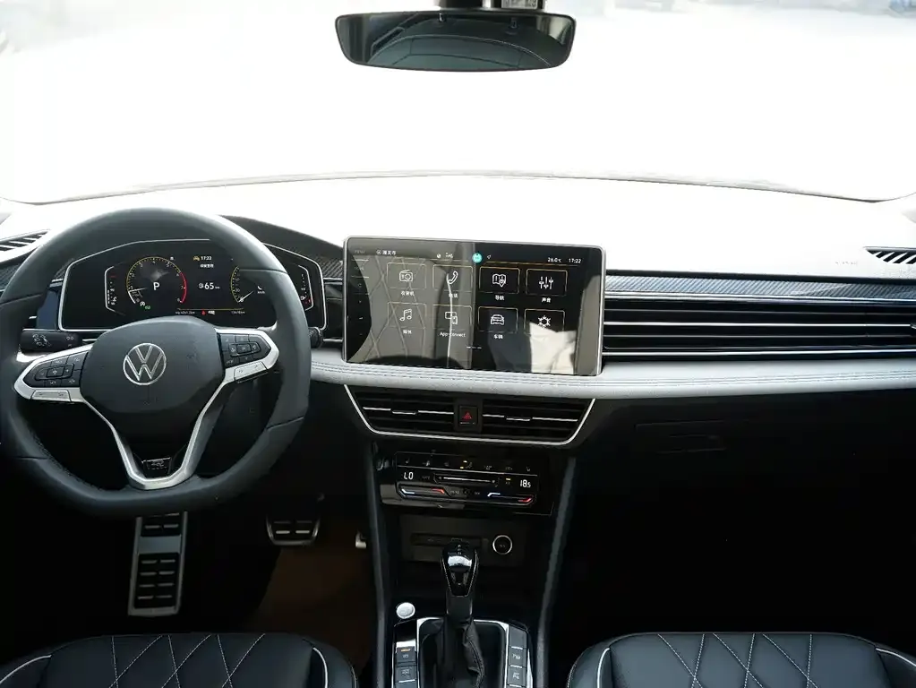 Volkswagen Tiguan L — фото 3