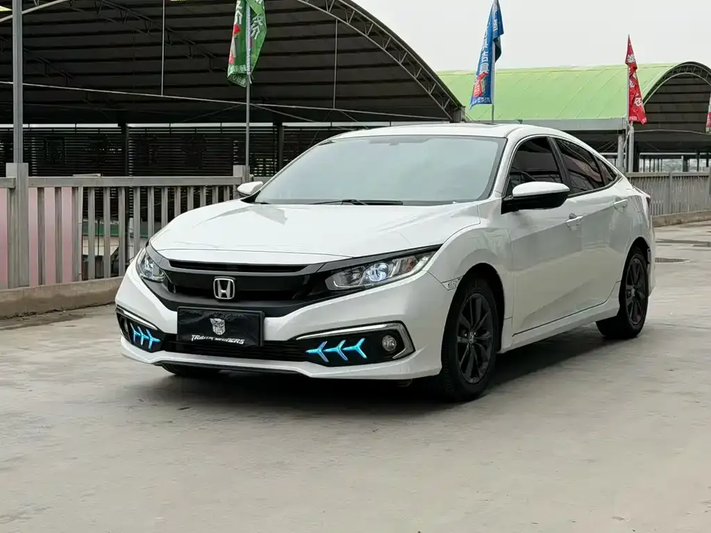 Honda Civic — фото 1