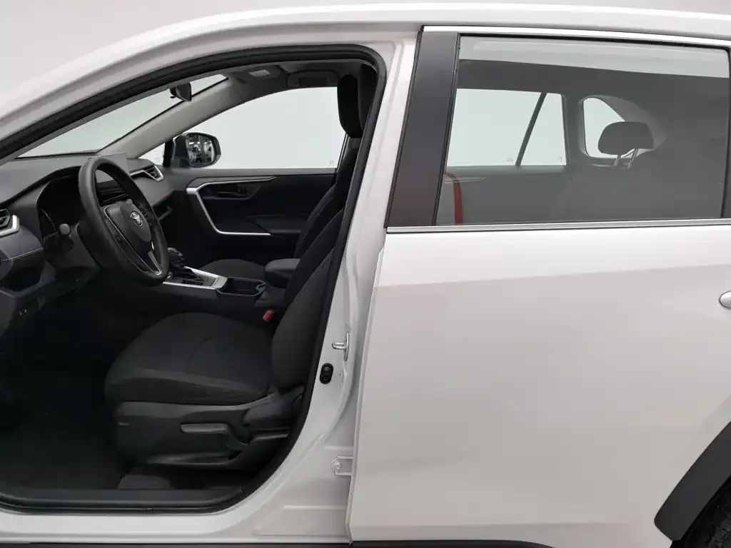 Toyota RAV4 2024 из CN, фото 5
