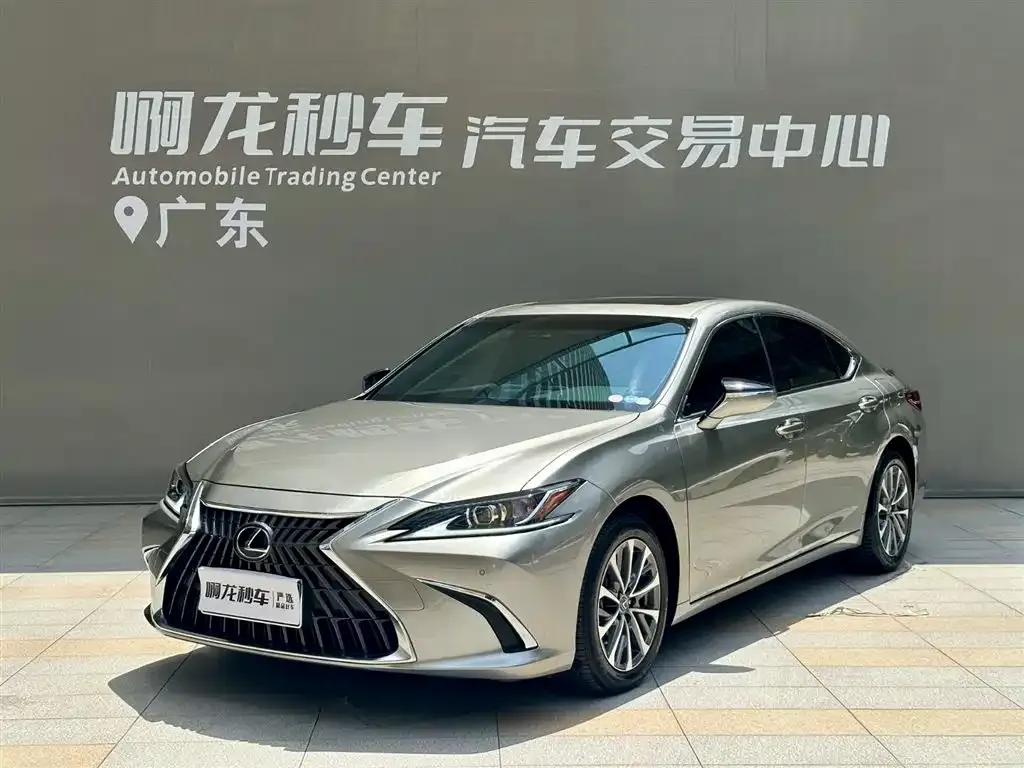 Lexus ES — фото 1