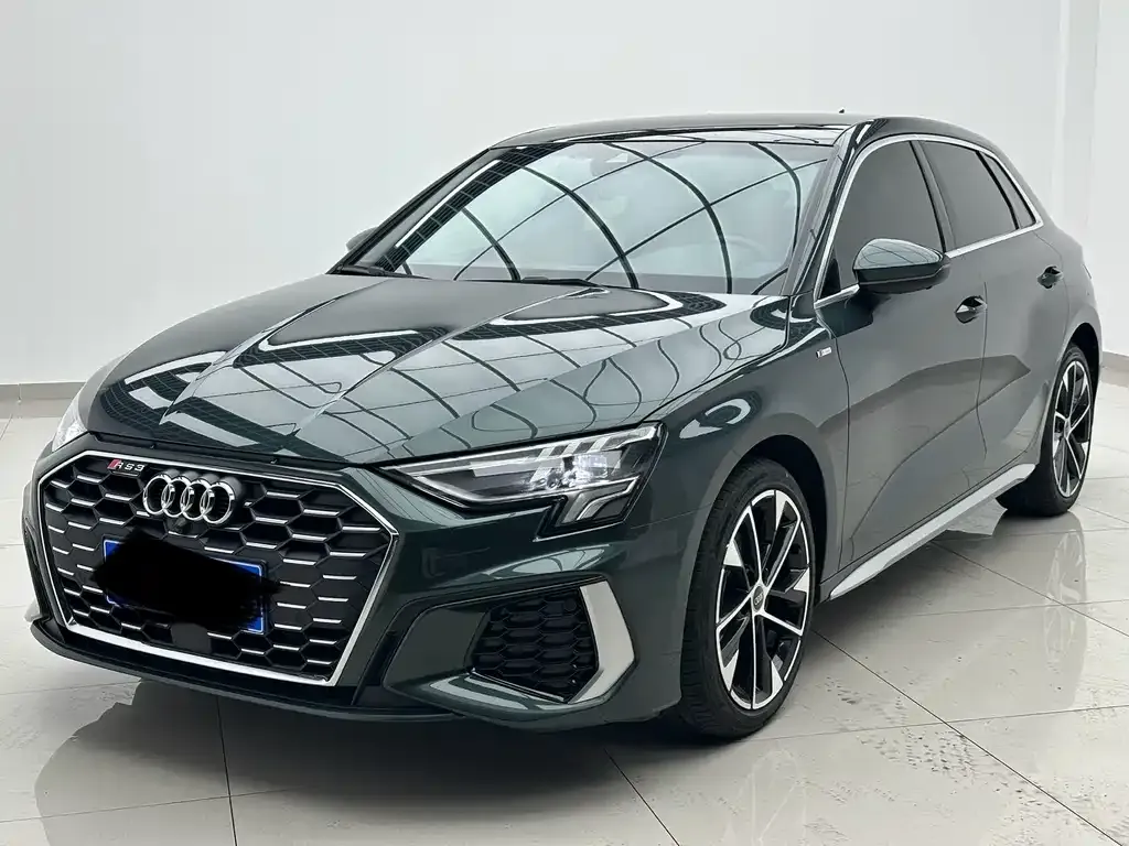 Audi A3 — фото 1