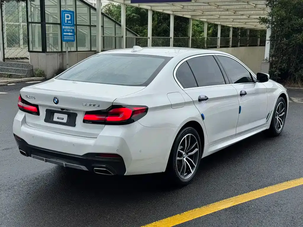 BMW 5 Series — фото 10