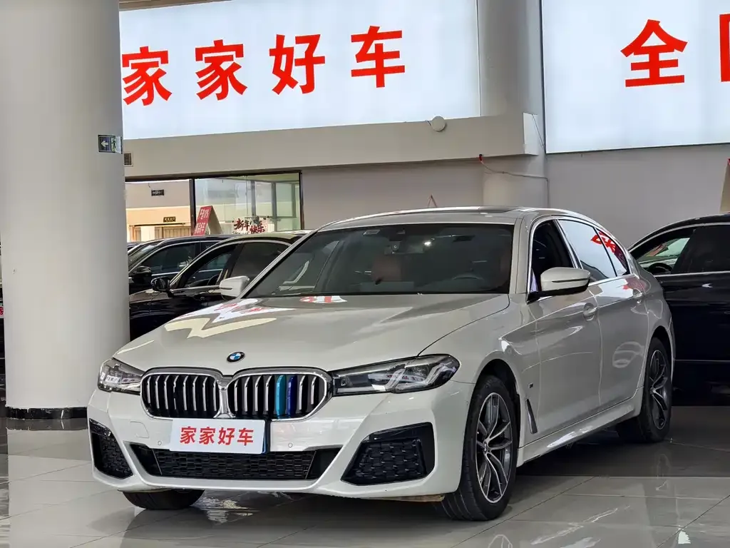 BMW 5 Series — фото 1