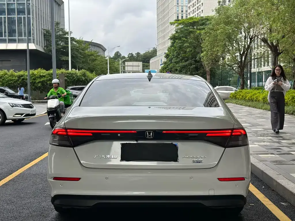 Honda Accord — фото 5