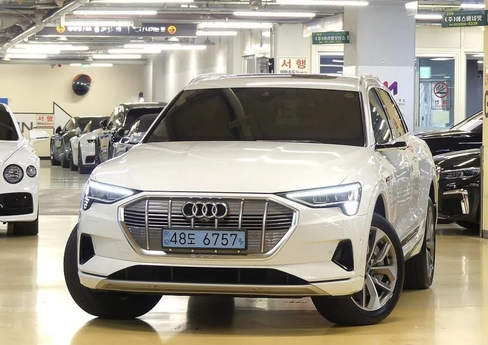 Audi e-tron — фото 2