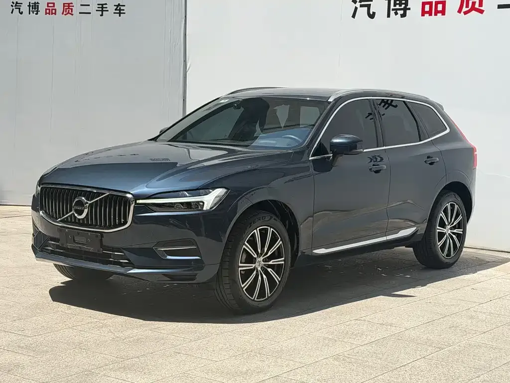 Volvo XC60 — фото 1