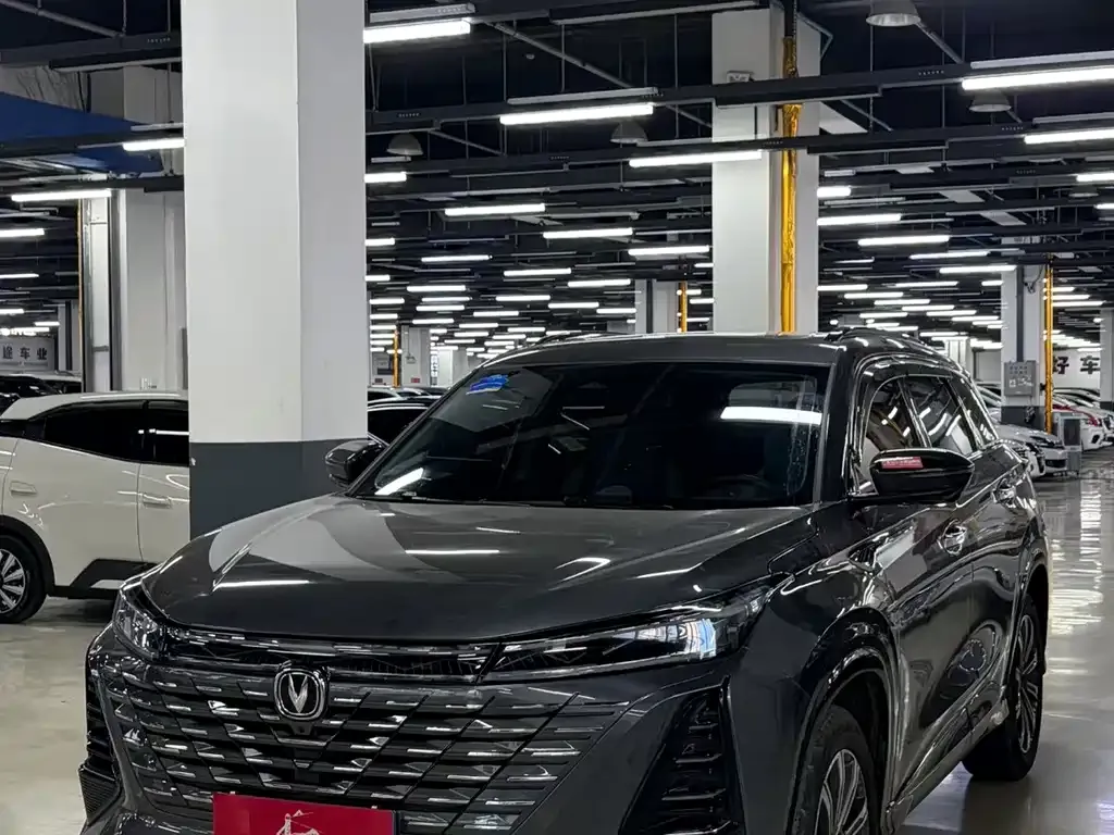 Changan CS75PLUS — фото 1