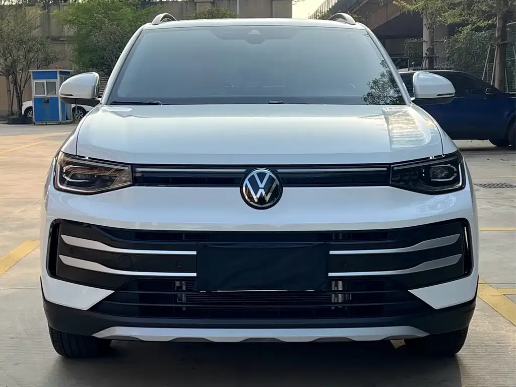 Volkswagen Tharu — фото 1