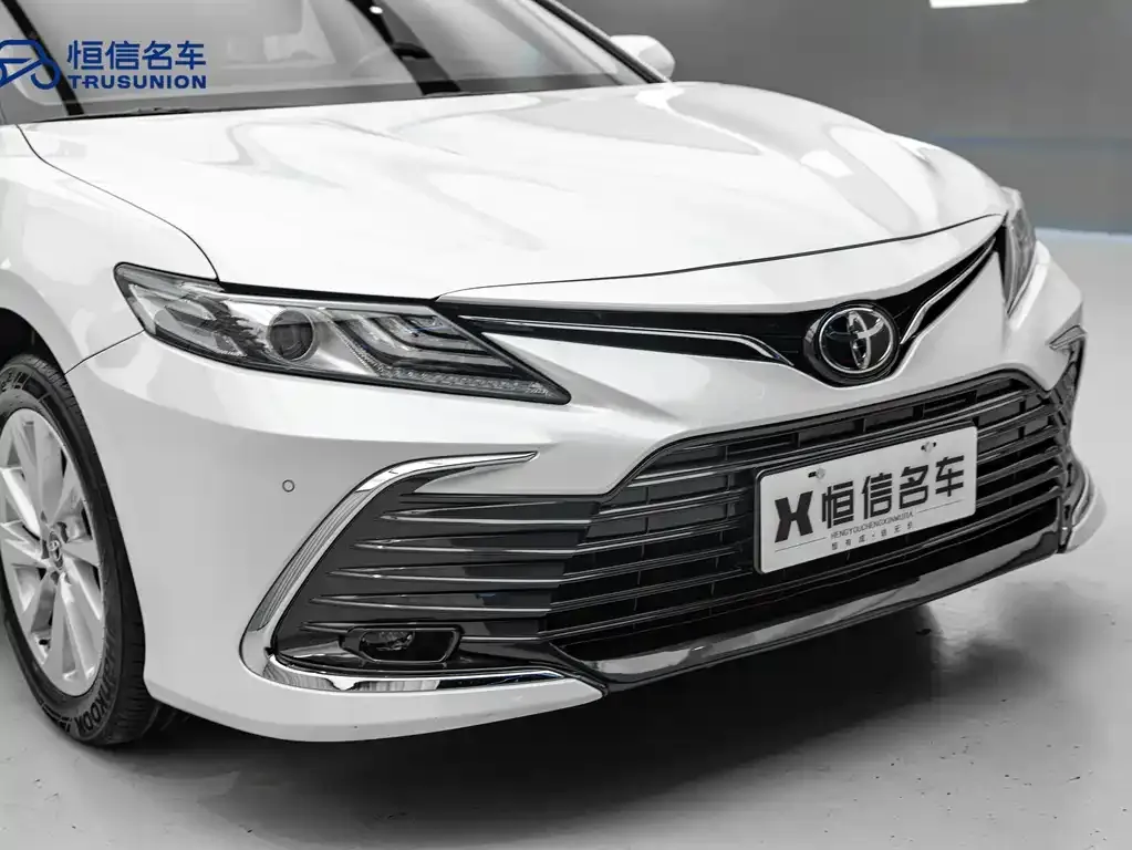 Toyota Camry — фото 10