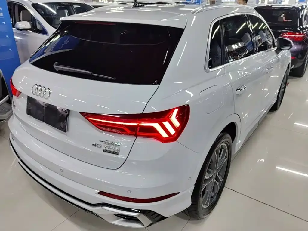Audi Q3 — фото 7