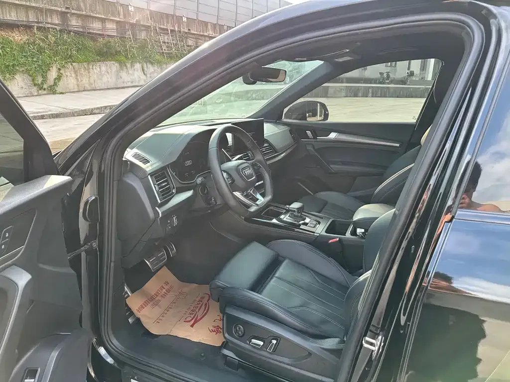 Audi Q5L 2024 из CN, фото 2