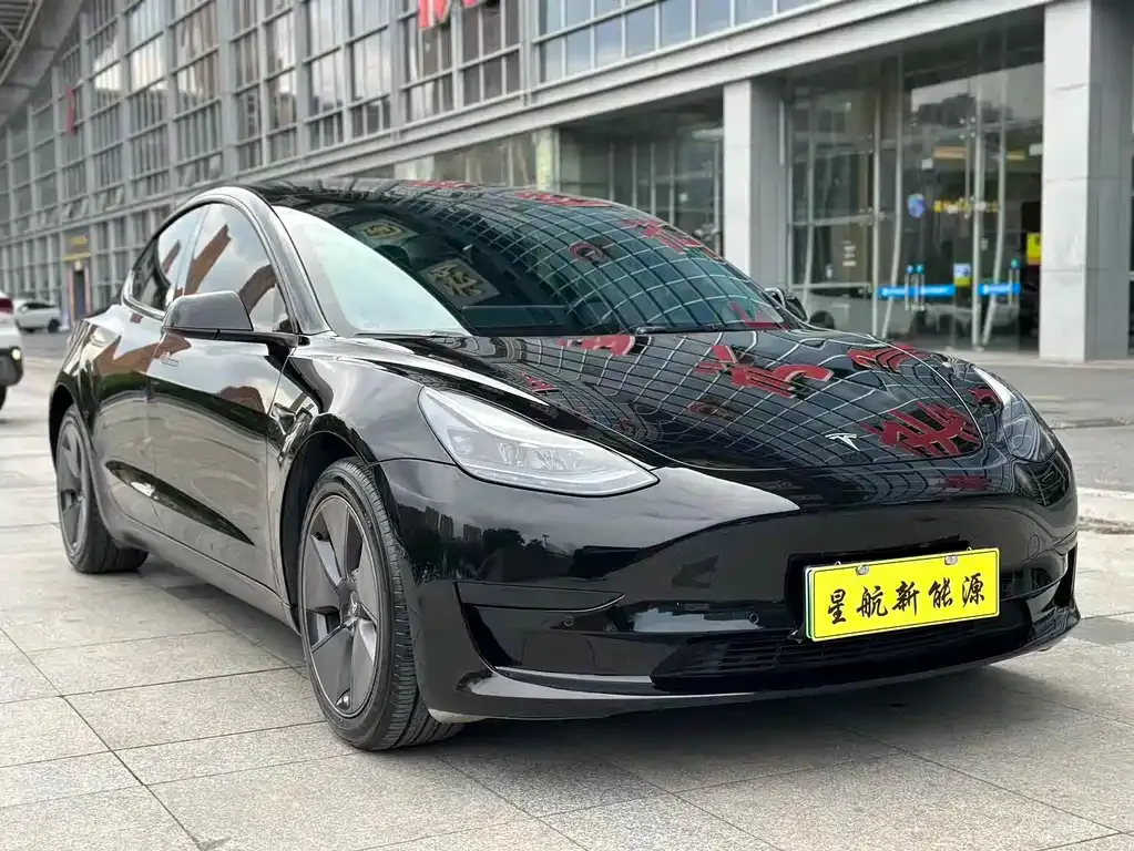 Tesla Model 3 — фото 3