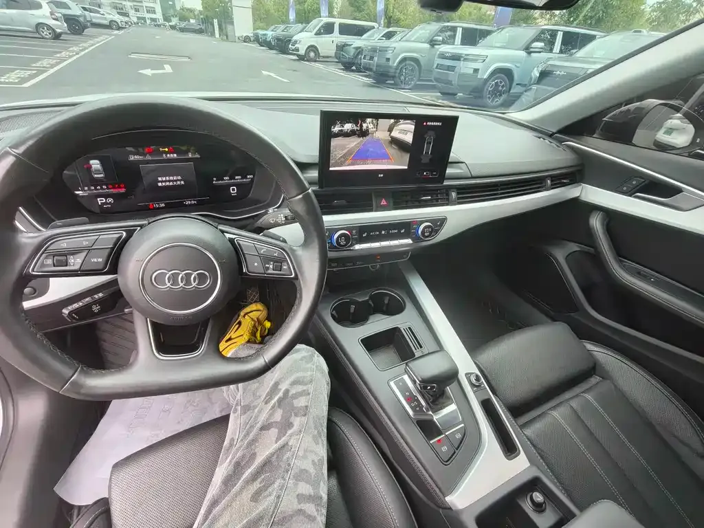 Audi A4L 2024 из CN, фото 2