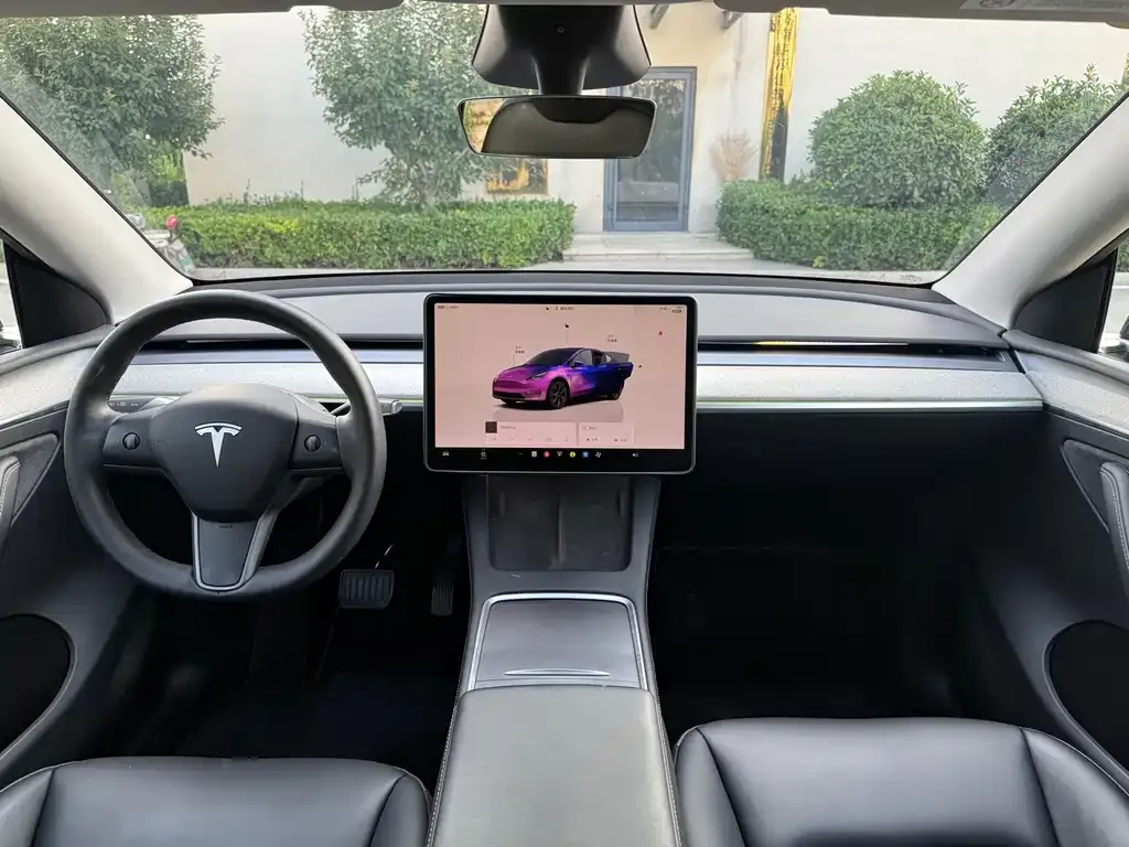 Tesla Model Y — фото 3