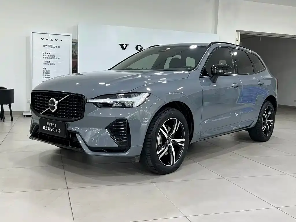 Volvo XC60 — фото 1