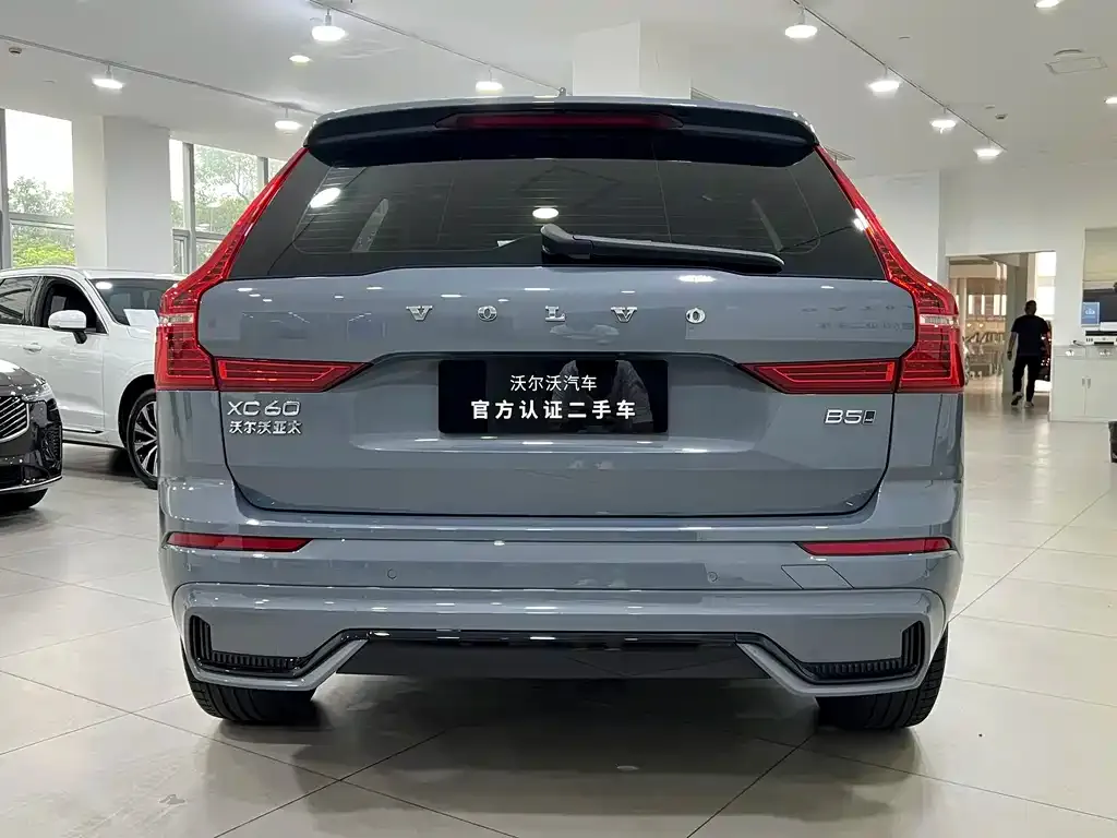 Volvo XC60 — фото 4