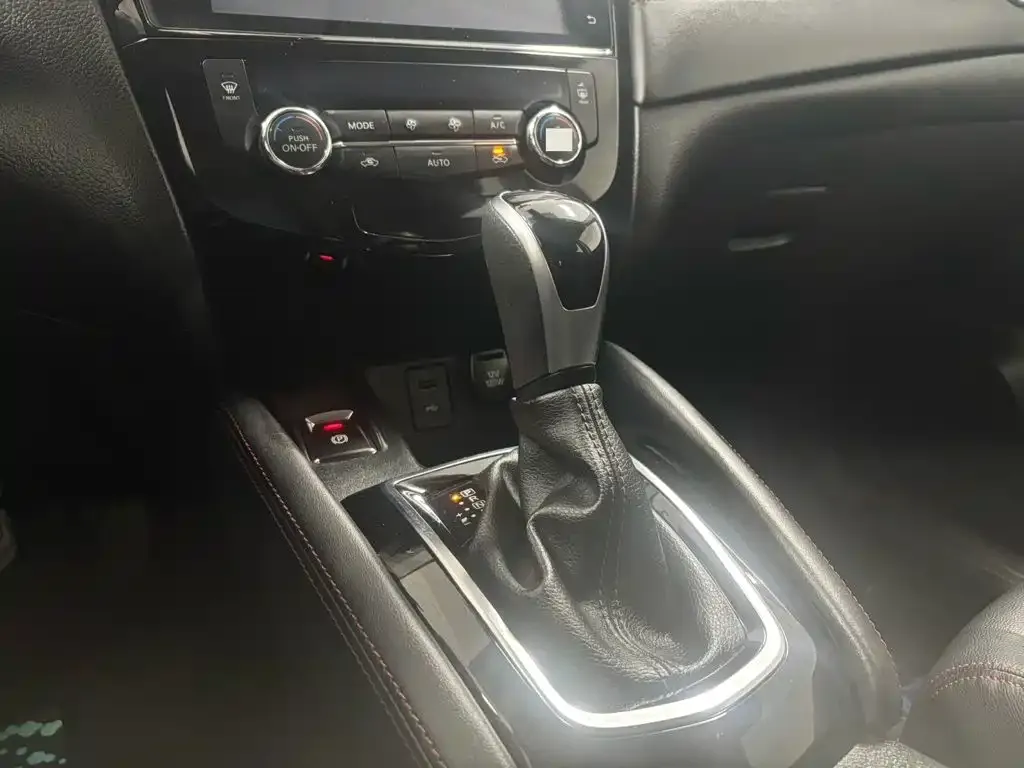 Nissan Qashqai — фото 2