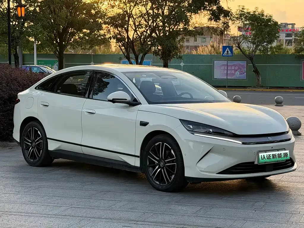 BYD Qin L — фото 8