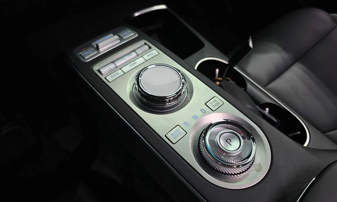 Genesis GV70 — фото 3