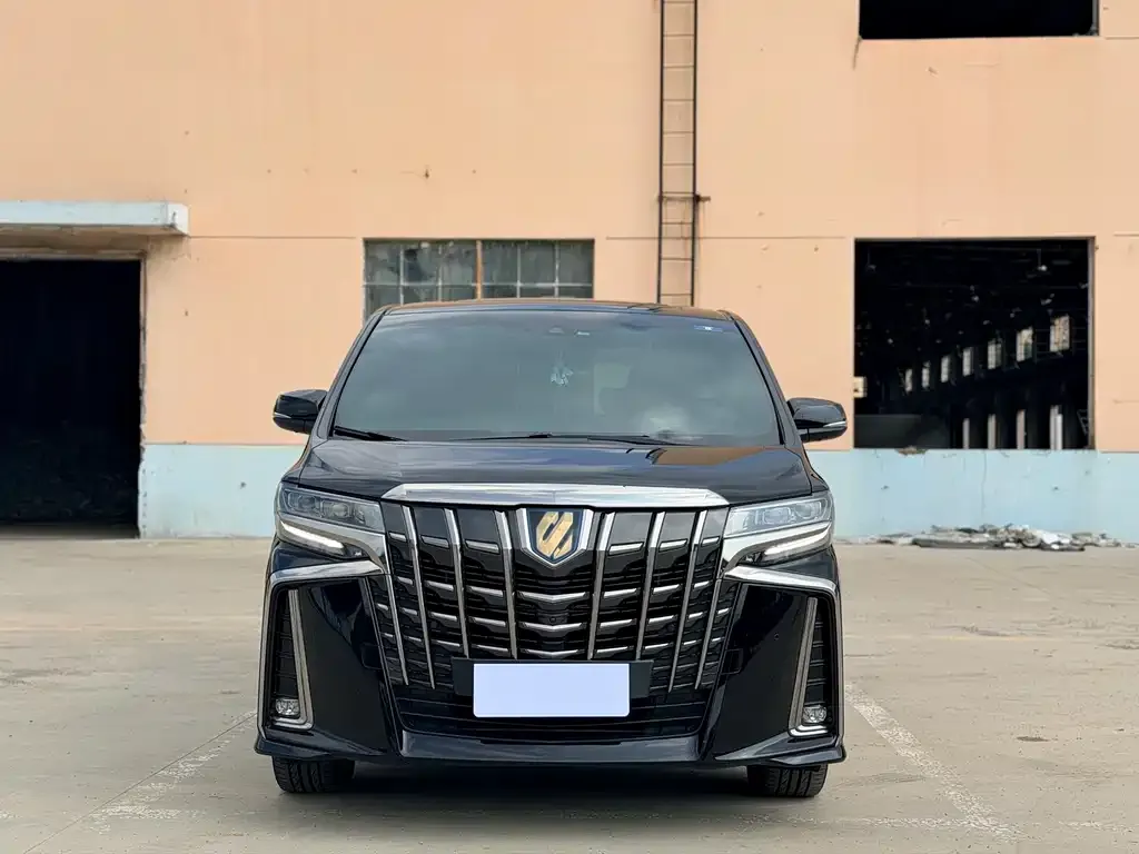 Toyota Alphard — фото 4