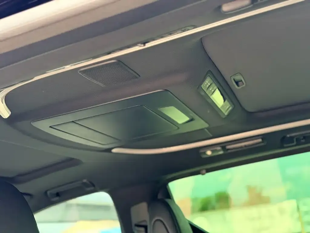 Toyota Alphard — фото 3