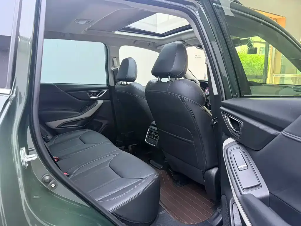 Subaru Forester — фото 10