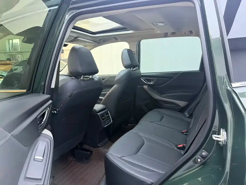 Subaru Forester — фото 8