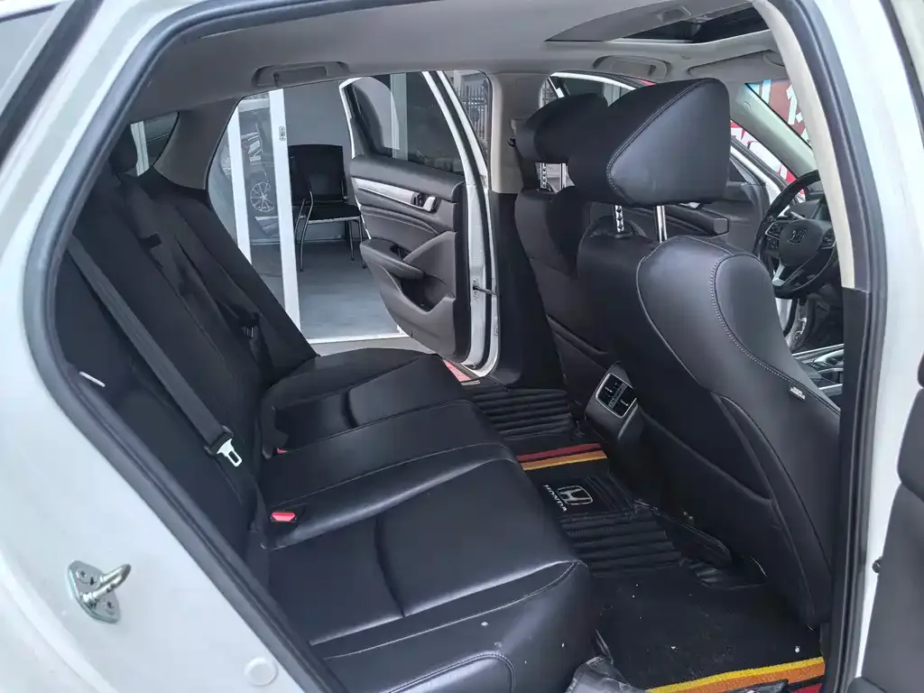 Honda Accord — фото 6