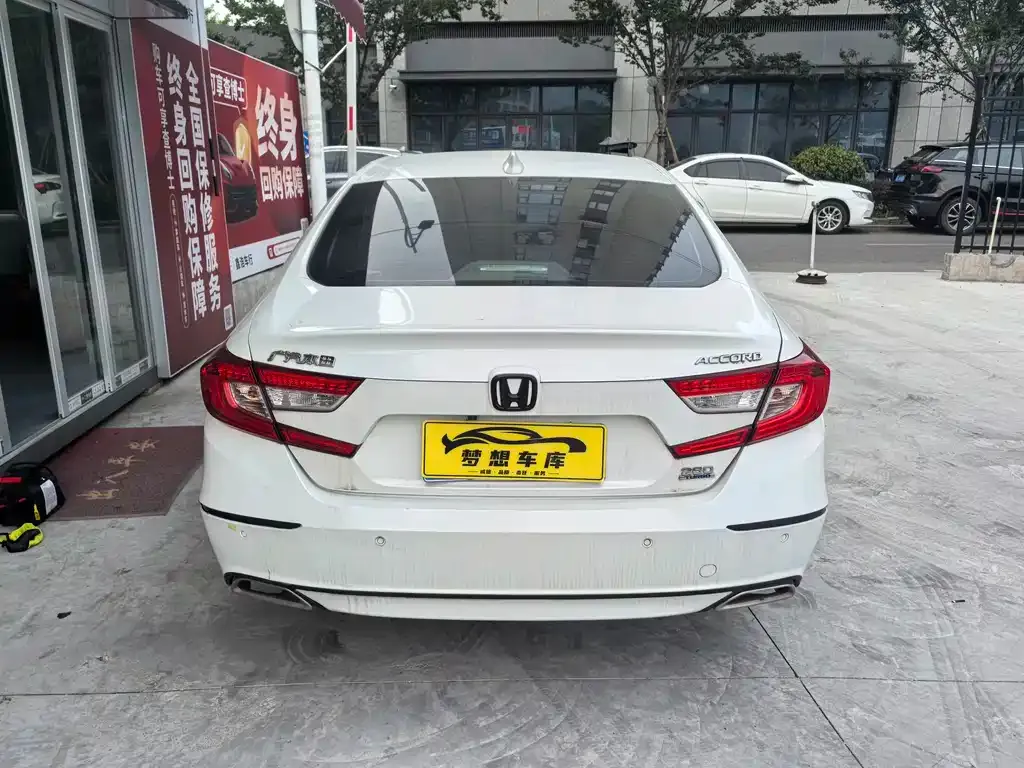 Honda Accord — фото 9