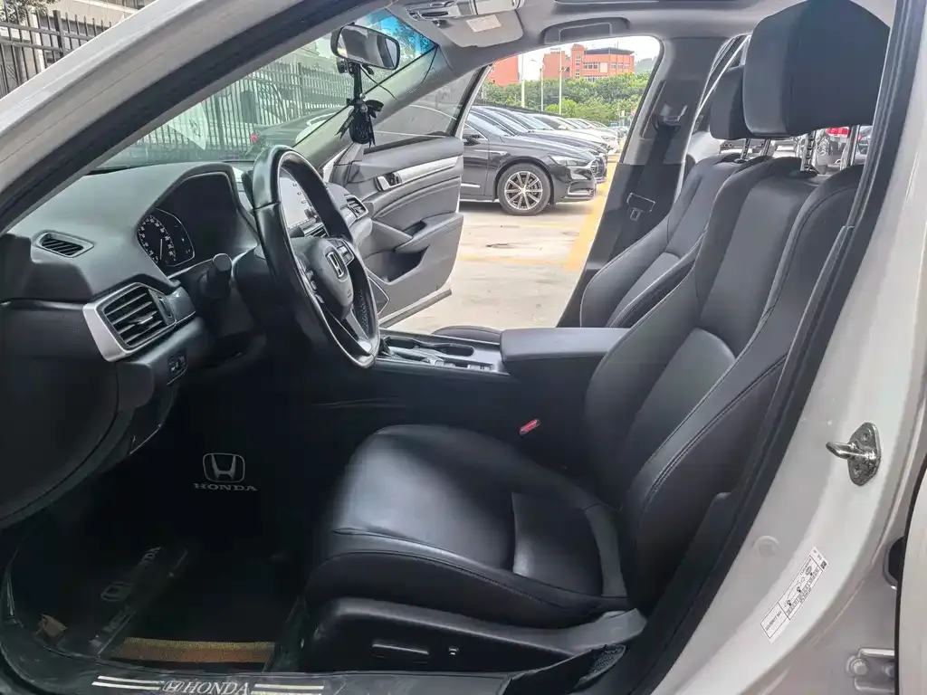 Honda Accord — фото 3
