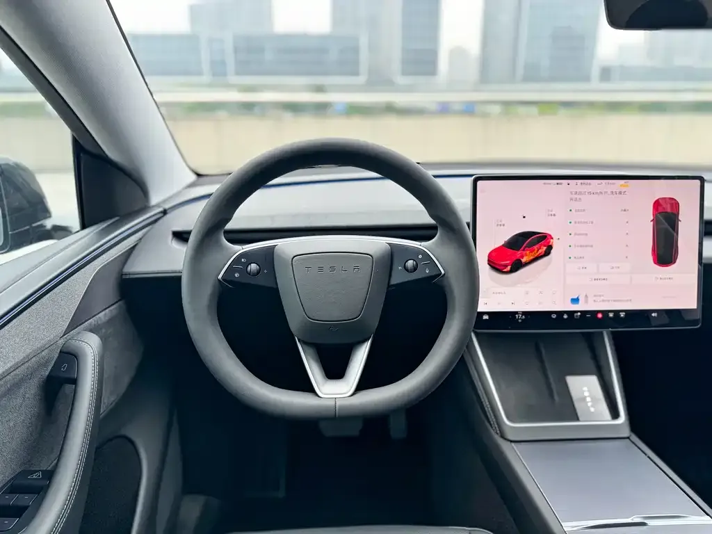 Tesla Model Y — фото 3