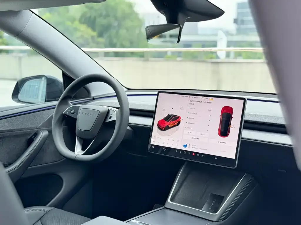 Tesla Model Y — фото 2