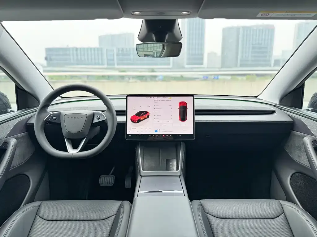 Tesla Model Y — фото 7
