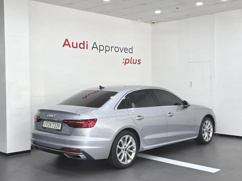 Audi A4 — фото 9
