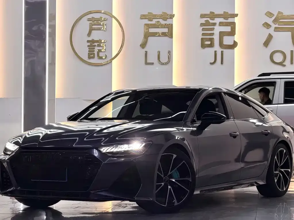 Audi A7 — фото 1