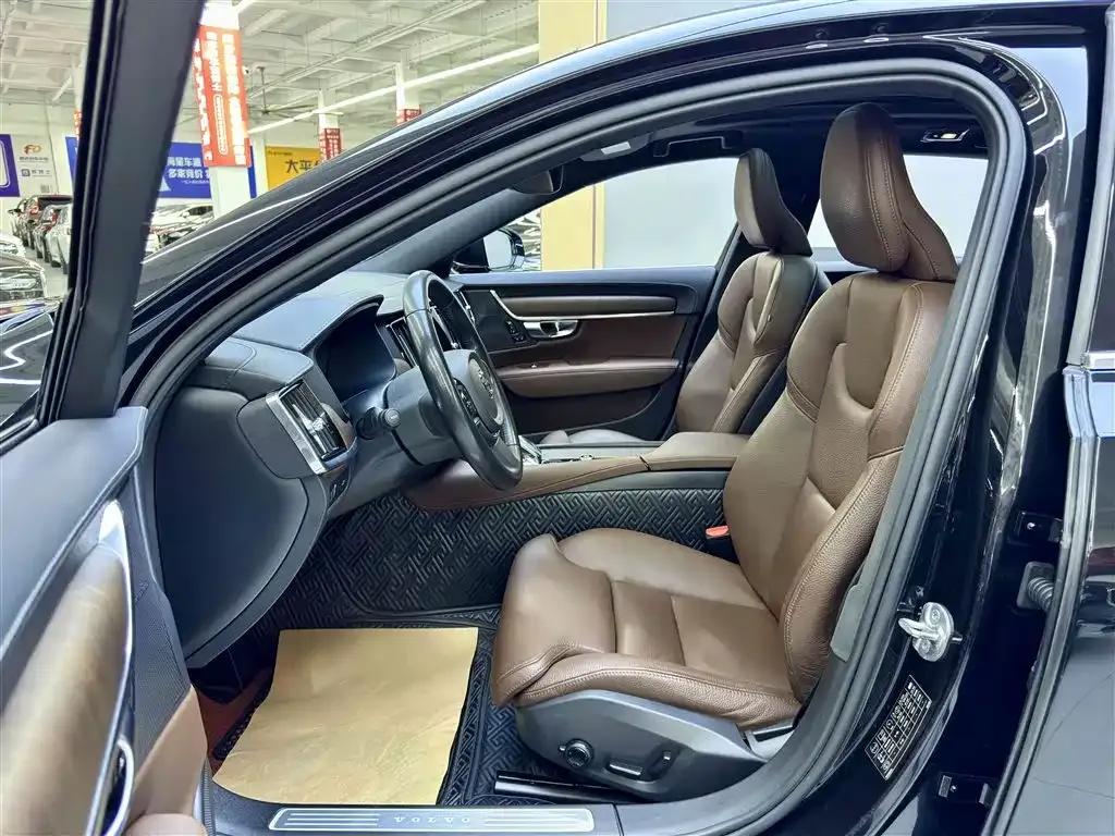 Volvo S90 — фото 10