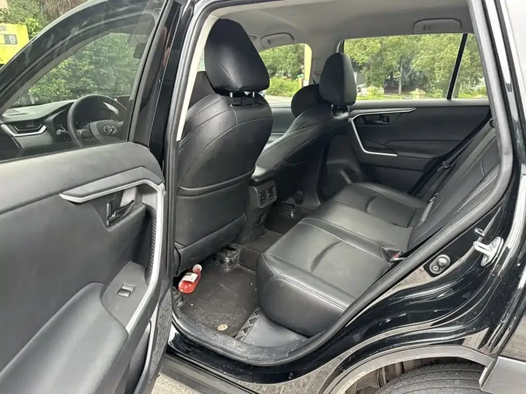 Toyota Wildlander 2023 из CN, фото 9
