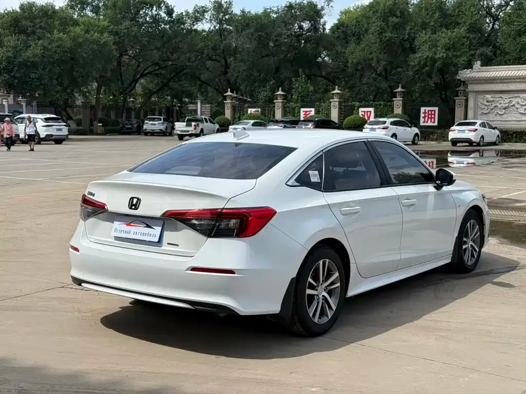 Honda Civic — фото 10