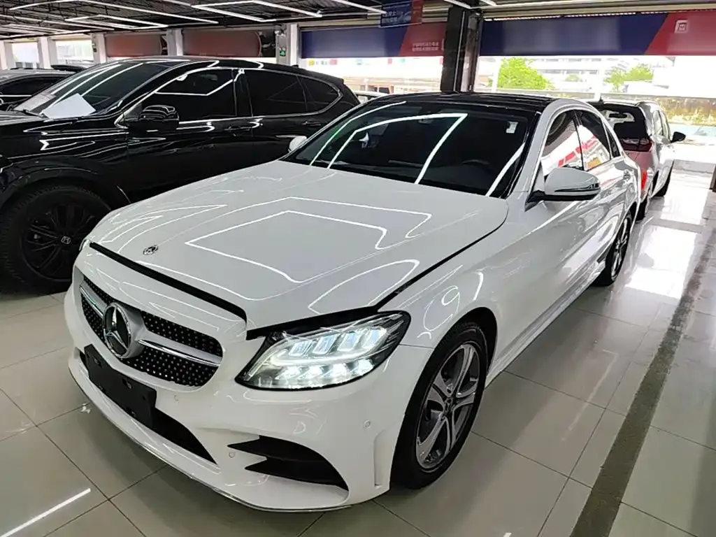 Mercedes-Benz C-Class — фото 1