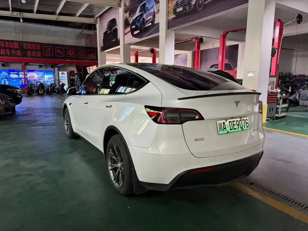 Tesla Model Y — фото 7