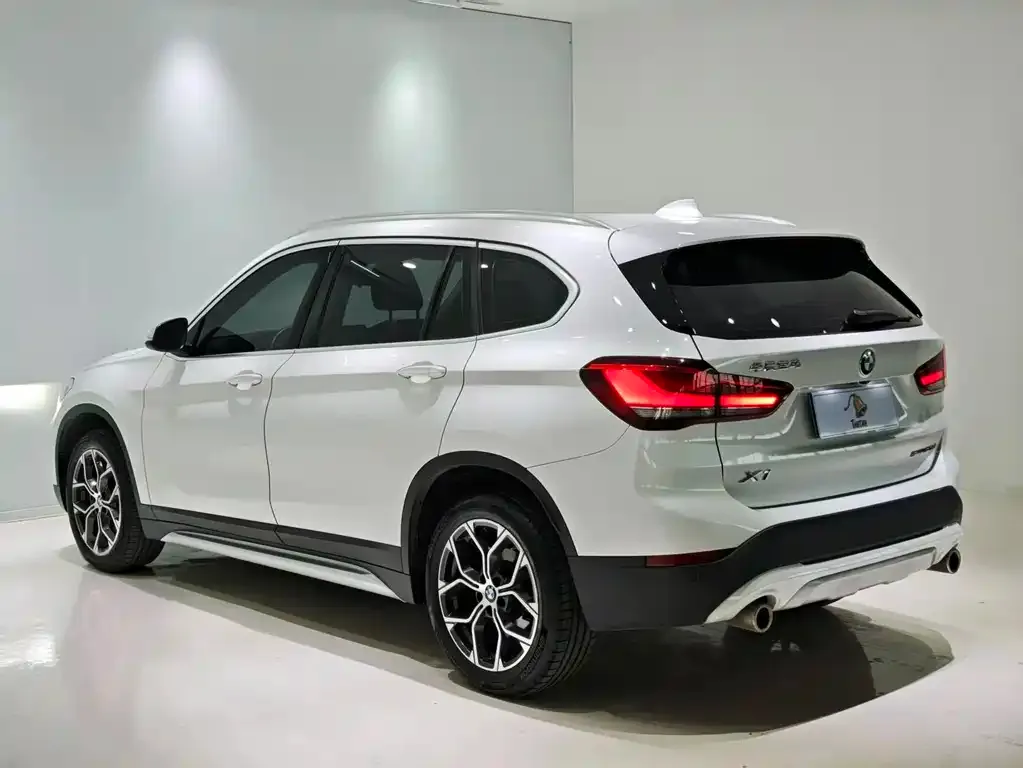 BMW X1 — фото 5