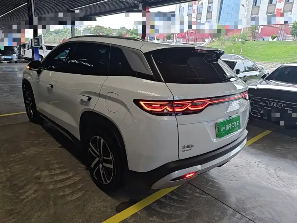 BYD L DM-i — фото 8