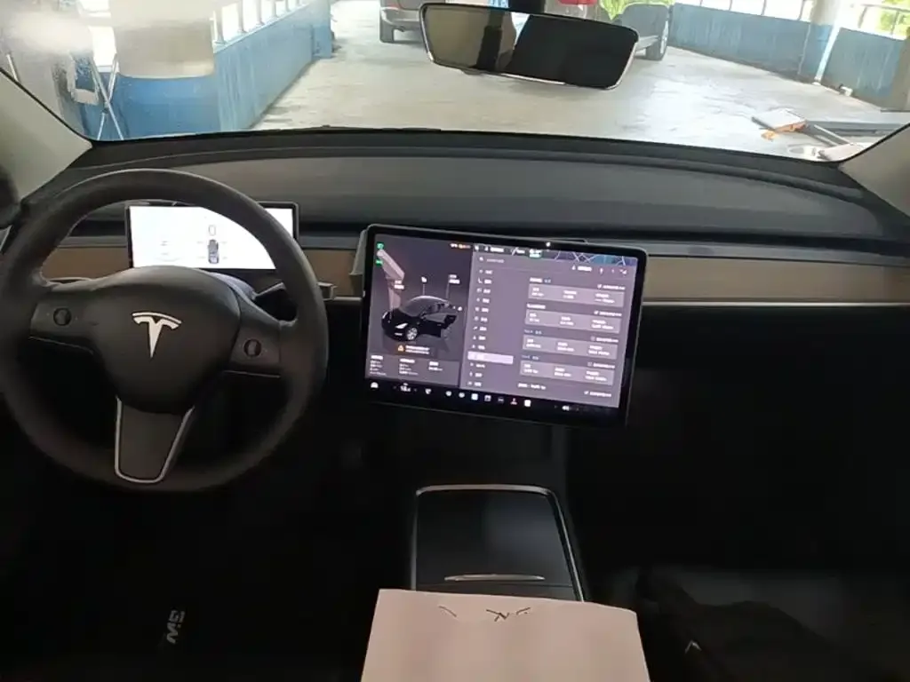 Tesla Model Y — фото 2