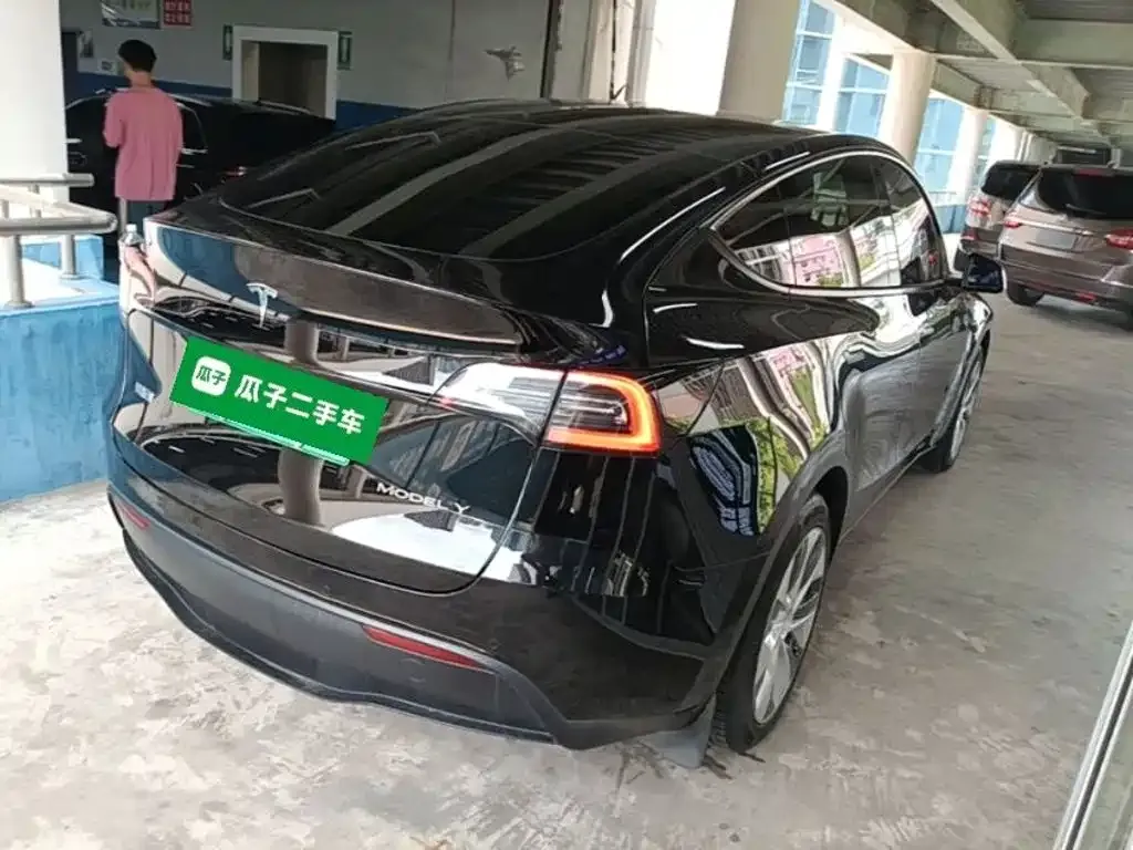 Tesla Model Y — фото 6