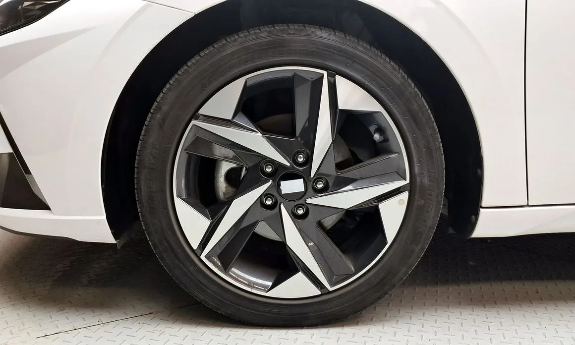 Hyundai AVANTE — фото 9