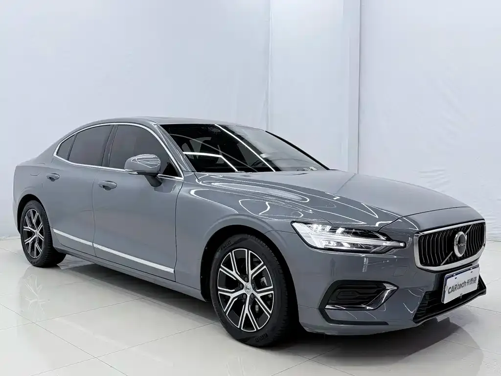 Volvo S60 — фото 4