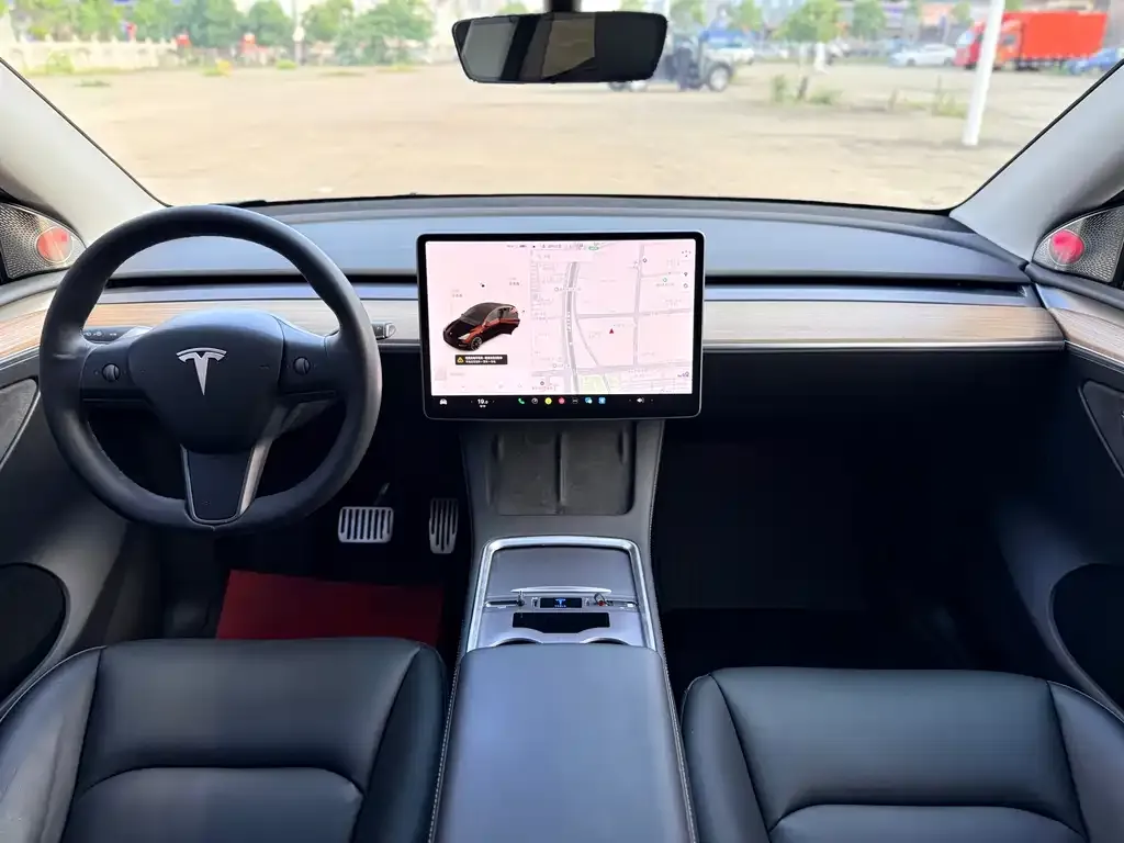 Tesla Model Y — фото 2