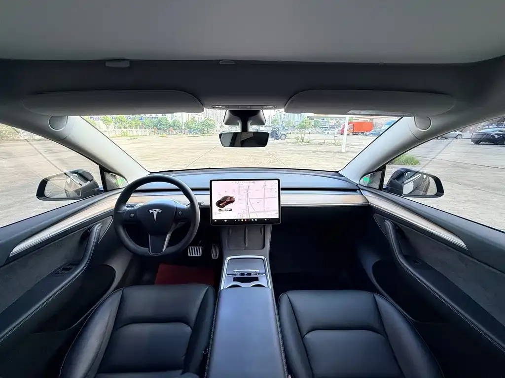 Tesla Model Y — фото 3