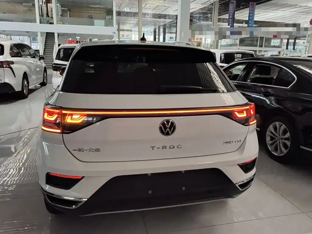 Volkswagen T-Roc — фото 3